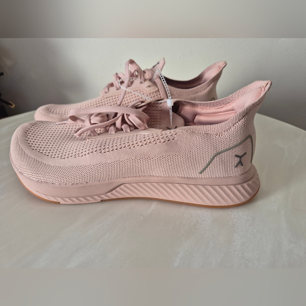 Flux Adapt Running Sneakers
